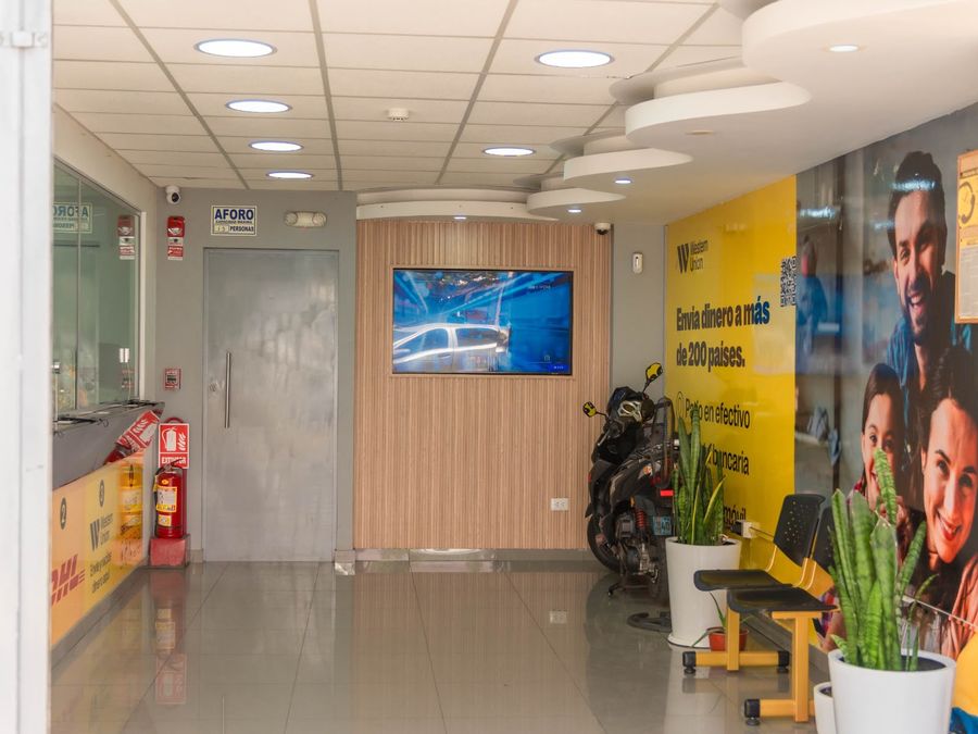 Oficina Arenales de Qori Home, Av. General Arenales 790